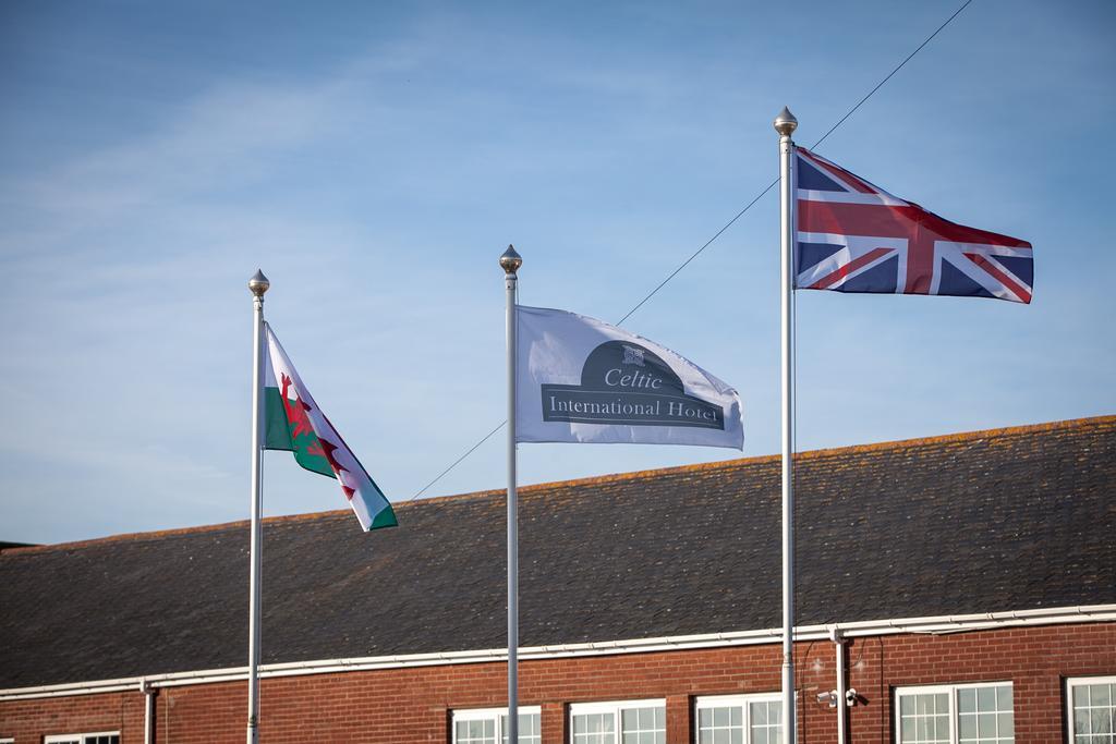 Celtic International Hotel Cardiff Airport Barry Buitenkant foto