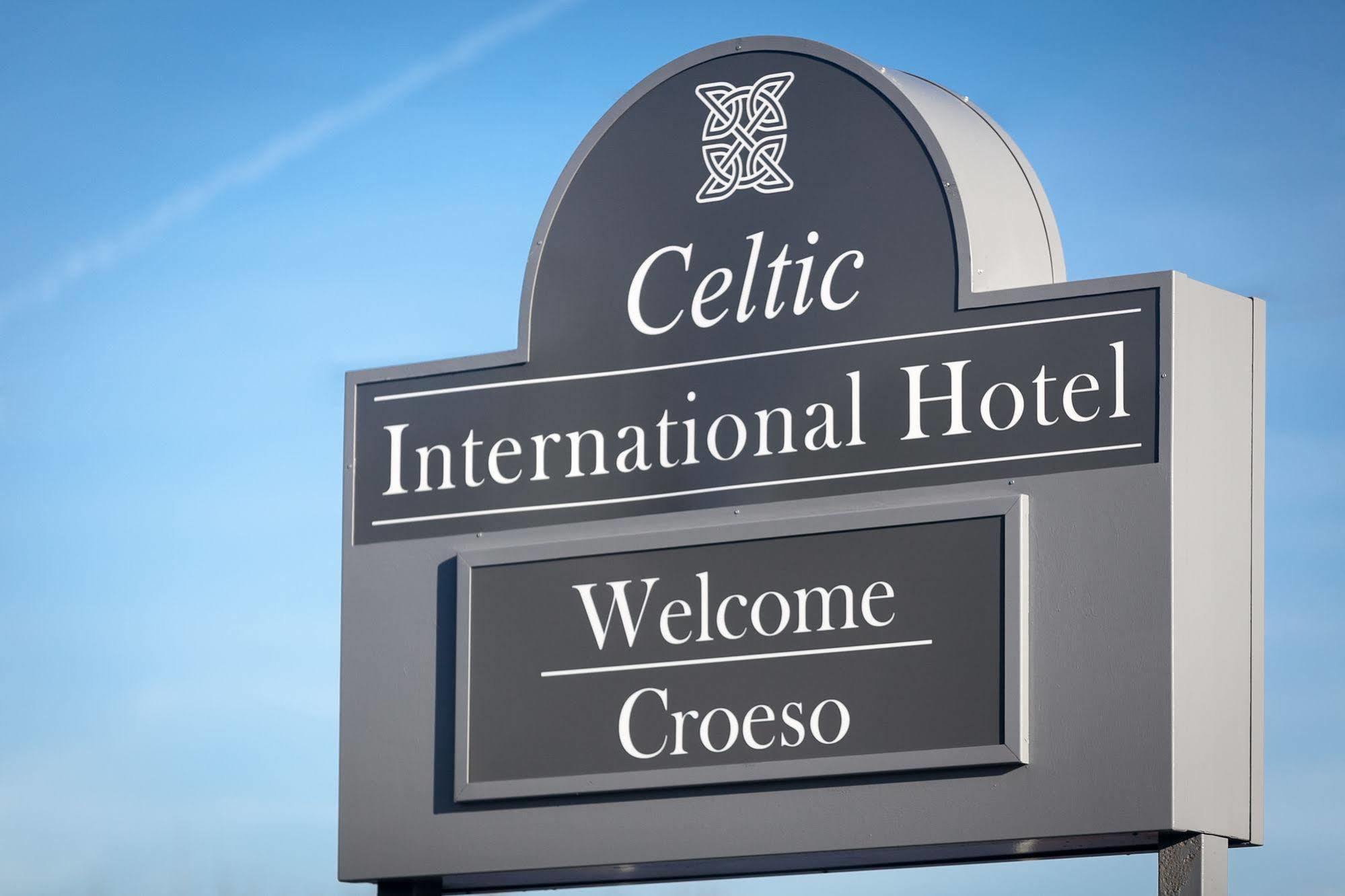 Celtic International Hotel Cardiff Airport Barry Buitenkant foto