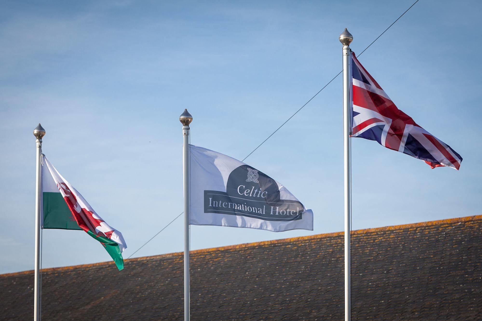 Celtic International Hotel Cardiff Airport Barry Buitenkant foto