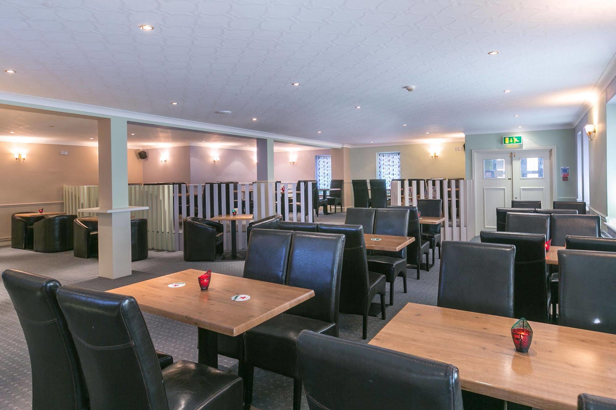 Celtic International Hotel Cardiff Airport Barry Buitenkant foto